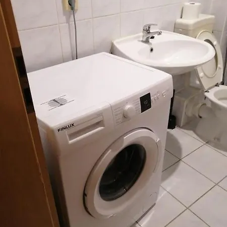 With 3 Separate Near Leuna Appartamento *